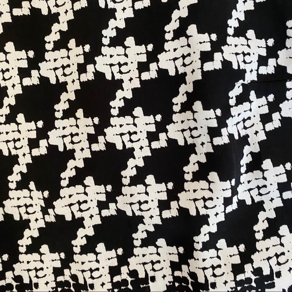 [Cabi] Broken Check Houndstooth Tank - Picture 3 of 6